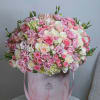 An amazing box with fresh flowers!
The composition is combined with delicate pink