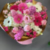 Make a nice surprise to your loved ones with this beautiful bouquet.