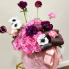 Pink roses (25) have been carefully placed in this beautiful velvet box