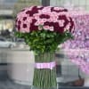 Standard bouquet of 375 Fresh roses.
It doesn&rsquo;t require a vase.