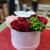 This lovely arrangement comes in a box an amazing gift that&rsquo;s perfect
