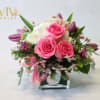 This pretty and fresh flower arrangement is truly a dream!