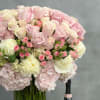magine a breathtaking floral arrangement designed by a top-tier Beverly Hills florist