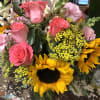 ROSES MIX WITH SUNFLOWERS