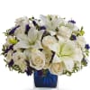 Send someone a bit of heaven with this beautiful bouquet. Luxurious cr&egrave;me
