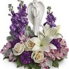 Show them they&#039;re in your heart with this magnificent display of roses