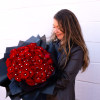 Send one hundred &quot;I love you&quot; with one hundred long stem red