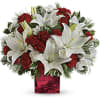 Make the winter&#039;s eve table shine with this festive candlelit centerpiece of
