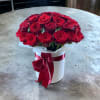 The box consists of unique, fresh roses in basic round handcrafted luxury