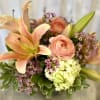 Indulge in the fresh beauty of the Lush Peachy Dream Bouquet. A