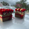 Beautiful box with roses, in combination with delicious chocolates, that will give