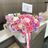 Box of mixed flowers
Roses, ranunculus, lisianthus, carnations, alstroemerias and stock