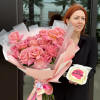 Set of French roses and bento cake.
The best combination in a gift
