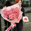 Set of French roses and bento cake.
The best combination in a gift