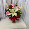 
Disclaimer: for green and blooming plants, similar plants may be substituted of