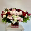 Majestuoso Arreglo de 24 rosas en forma ovalada con 12 Carnation, Salal