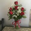 6 red roses &amp; babies breath arranged in glass vase w/ Silver