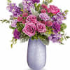 Capture Mom&#039;s heart with the Vivi vase, crafted from hand-blown art glass