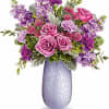 Capture Mom&#039;s heart with the Vivi vase, crafted from hand-blown art glass