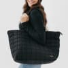 &bull; Fabric: Quilted Nylon
&bull; Weight: 1.19 lb (0.54 kg)
&bull;