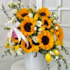 Beutiful bouque for any ocasssion with vase ceramic 