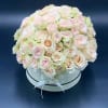 White and pink roses in a hat box. ( Roses and box