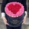 57-65 Fresh roses in a black velvet box 