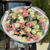 Bouquet of mini roses.

There photo sows the premium size.