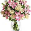 A romantic gift like this one is always appreciated. An eye-catching display