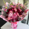 Bouquet with red roses
Vase not included