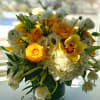 BLOOM. BRIGHTEN. ELEVATE&mdash;INSTANTLY.

HERE&rsquo;S THE VIBE:
This luxe arrangement is pure elegance in a