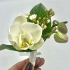 Prom pretty, dinner party savvy, small wedding sass- we love these orchid