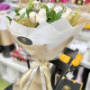 Vendela White Roses, 1 Dozen Beauty Handheld Bouquet, Round Style: 1 dozen