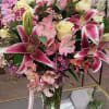 A Elegant Arrangment perfect for #mom ୨ৎ
of Stargazer lilies,
Hot Pink Roses and