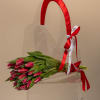 Red Tulip Tote Bouquet is the elegance and sophistication, designed for those