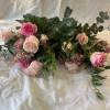 vailable in red, pink, white, or purple.

 

Long stemmed roses nestled in