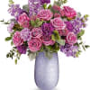 Capture Mom&#039;s heart with the Vivi vase, crafted from hand-blown art glass