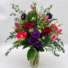 A gorgeous mix of fresh flowers that mmix beautifully together in this