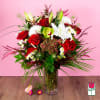 The Beretania&#039;s Clara Bouquet &ndash; a captivating blend of passion and purity