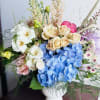 Elegant Fresh Flower Delivery

Bring natural beauty indoors with our elegant seasonal flower