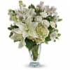 Who&#039;s the fairest of them all? This snow-white bouquet. A stunning statement