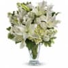 Who&#039;s the fairest of them all? This snow-white bouquet. A stunning statement