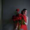 Just turning a little bit the traditional red roses vase! 
Reflexed roses