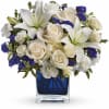 Send someone a bit of heaven with this beautiful bouquet. Luxurious cr&egrave;me