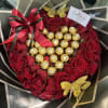 Ramo de rosas rojas,  y un coraz&oacute;n con chocolates
Bouquet of red
