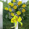 DOZEN PREMIUM LONG STEM YELLOW ROSES IN CEMETERY CONE



[TT-ANC32YLW]
