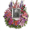 With this richly colored and subtly charming wreath, devotion is demonstrated and