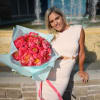 Gorgeous bouquet of coral peonies with mini daisies. 
Standard - 20 peonies