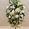 Our Easle Spray is fully customizable in colors and flowers. Easle Sprays