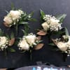 Simple white roses with baby&#039;s breath. 